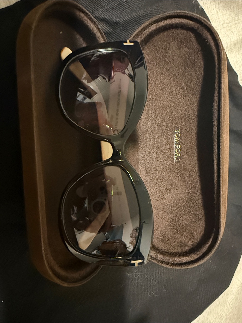 Tom Ford Glossy Black Cat-Eye Sunglasses with Brown Case - Picture 5 of 6